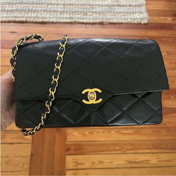 Chanel Single Flap Bag - Picture 2 of 13